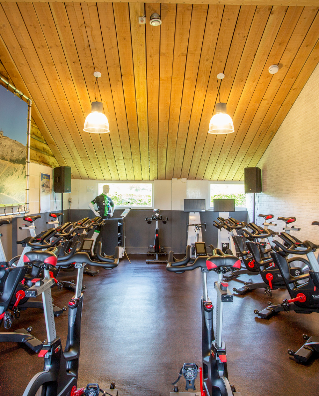 TFS Spinningzaal Bootwalk triceps dip<br />